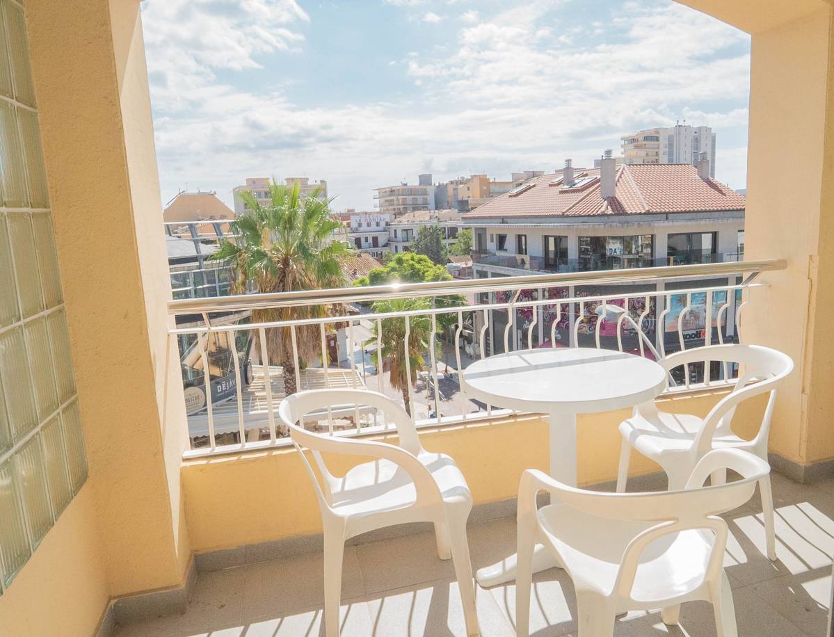 Dreibettzimmer mit balkon