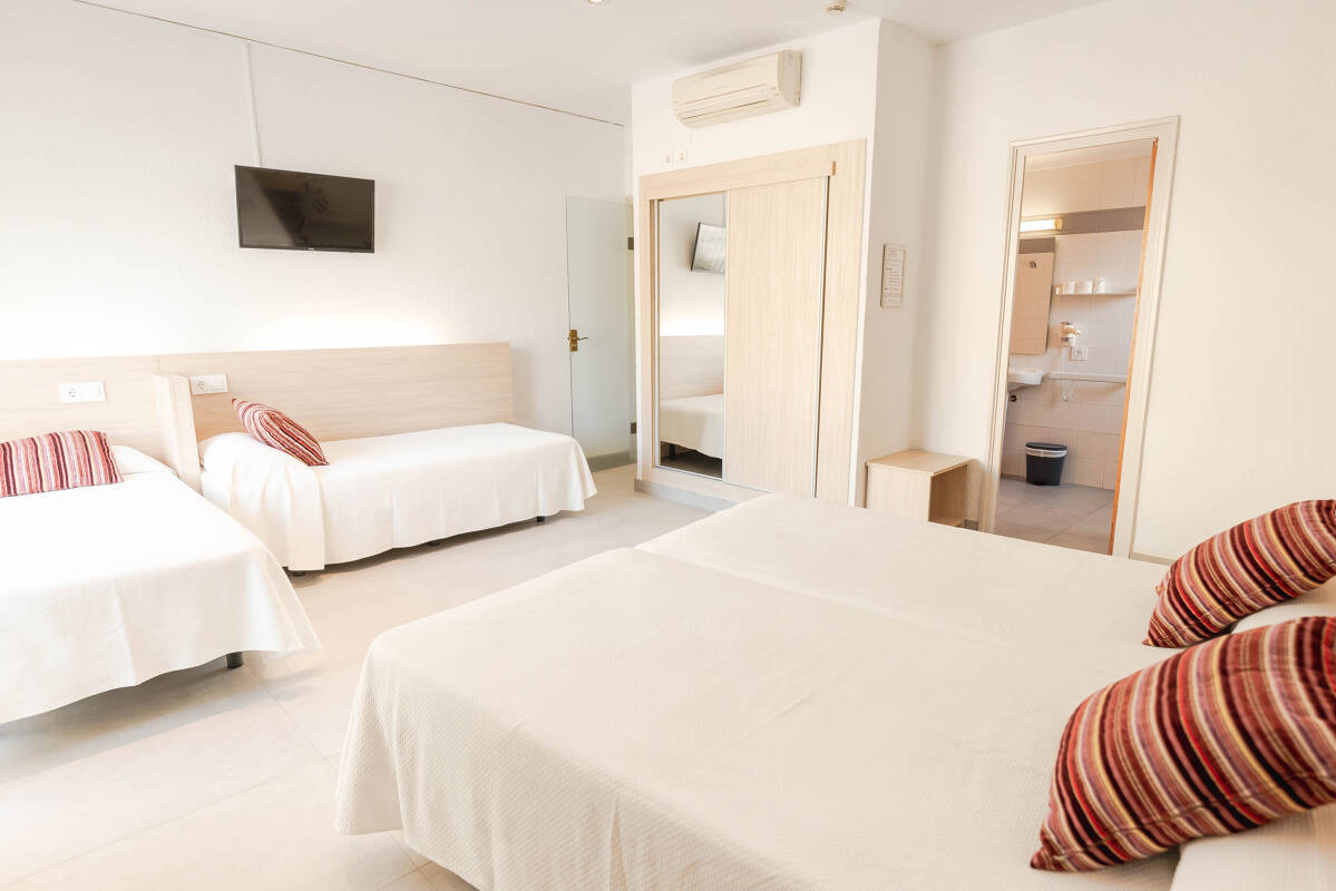 Quadruple with balcony 